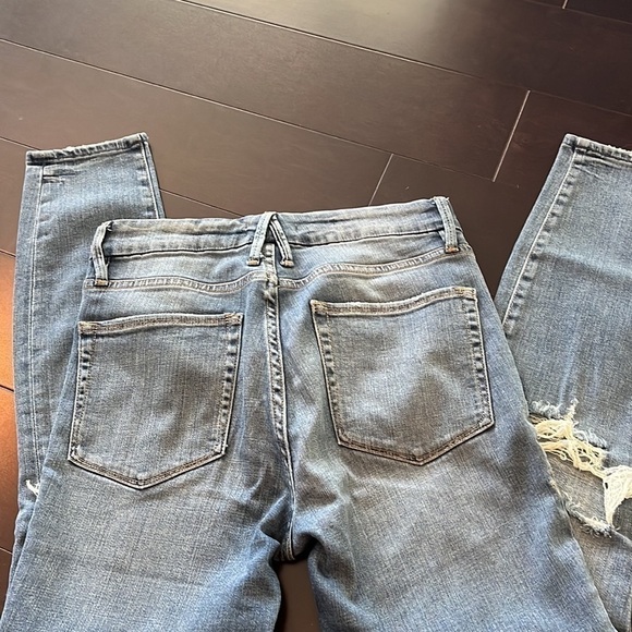 Good American
Good Legs High Rise Ripped Skinny Crop Jeans in Blue size 2/26 - Picture 3 of 5